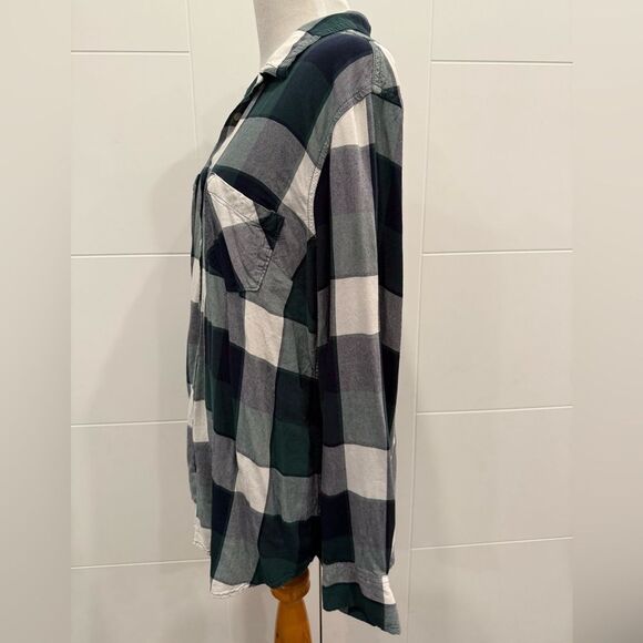 XL Merona Green and White Plaid Button-Up Shirt - Picture 6 of 7